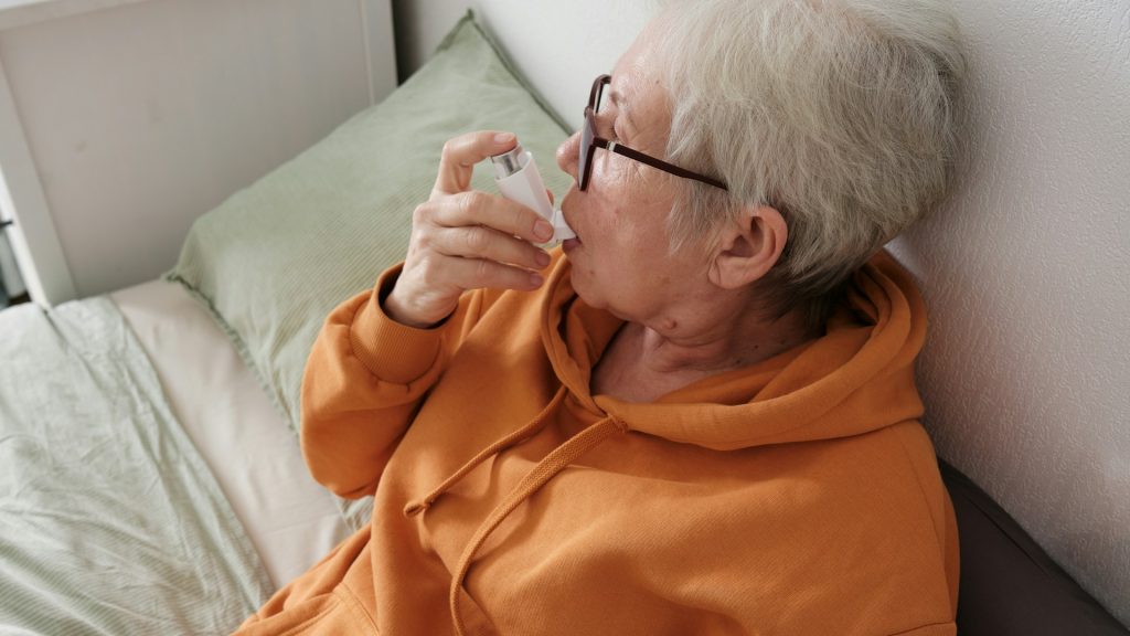 woman with asthma, Managing Asthma